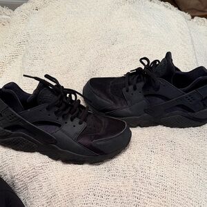 Nike Air Huarache women’s